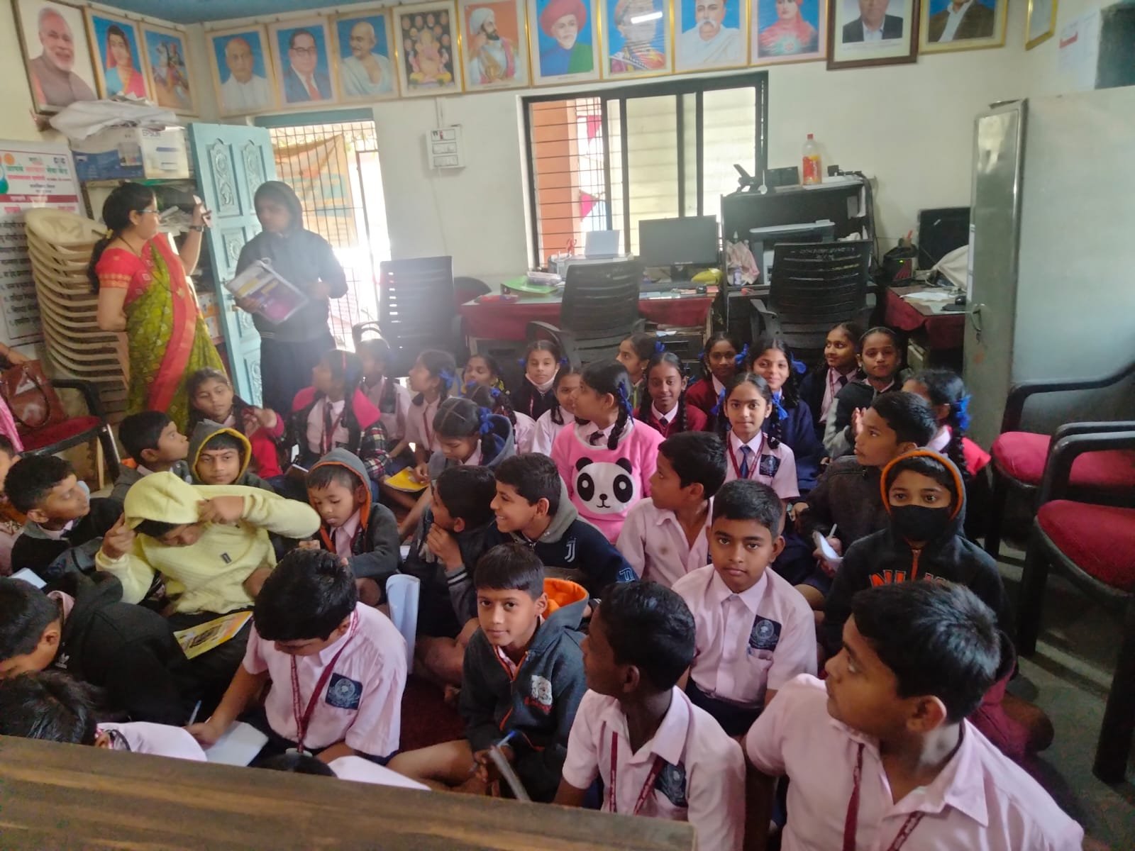 शालेय विद्यार्थ्यांसाठी जनजागृती कार्यक्रम